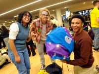 Students making lanterns